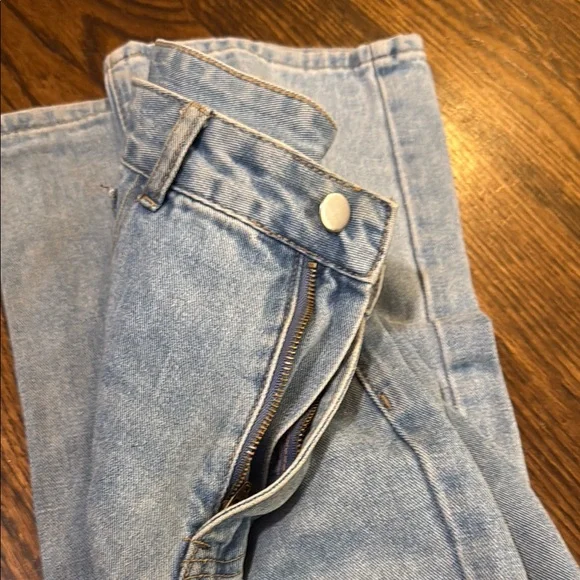 **SHEIN Women's Boyfriend Jeans in Light Blue** - Picture 3 of 4